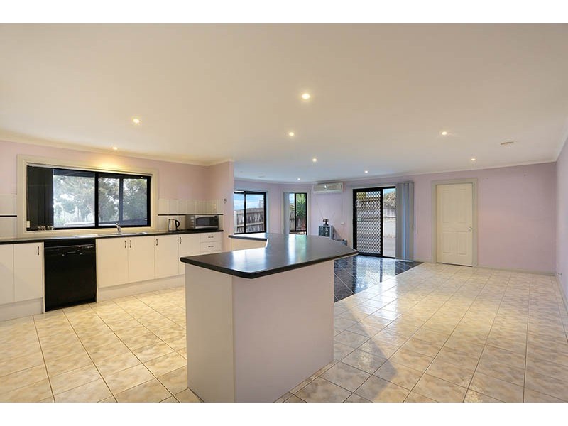 110 Reema Boulevard, Endeavour Hills VIC 3802
