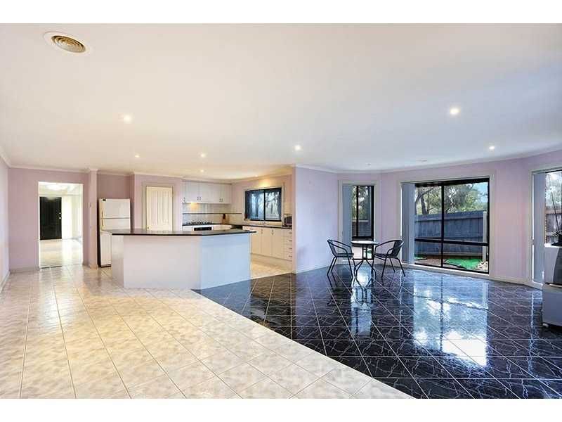 110 Reema Boulevard, Endeavour Hills VIC 3802