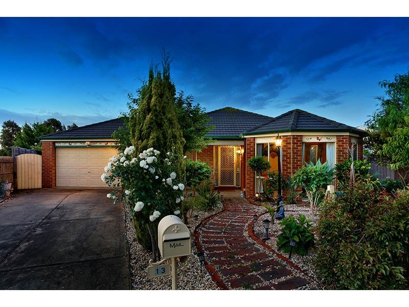 13 Lady Penrhyn Court, Cranbourne West VIC 3977