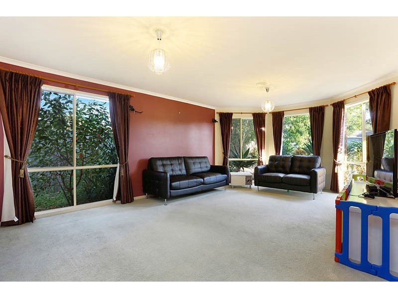 13 Lady Penrhyn Court, Cranbourne West VIC 3977