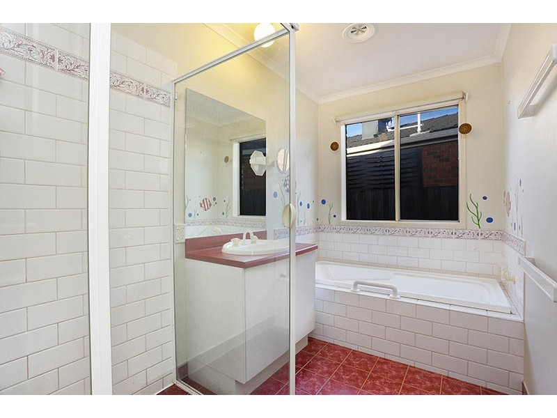 13 Lady Penrhyn Court, Cranbourne West VIC 3977