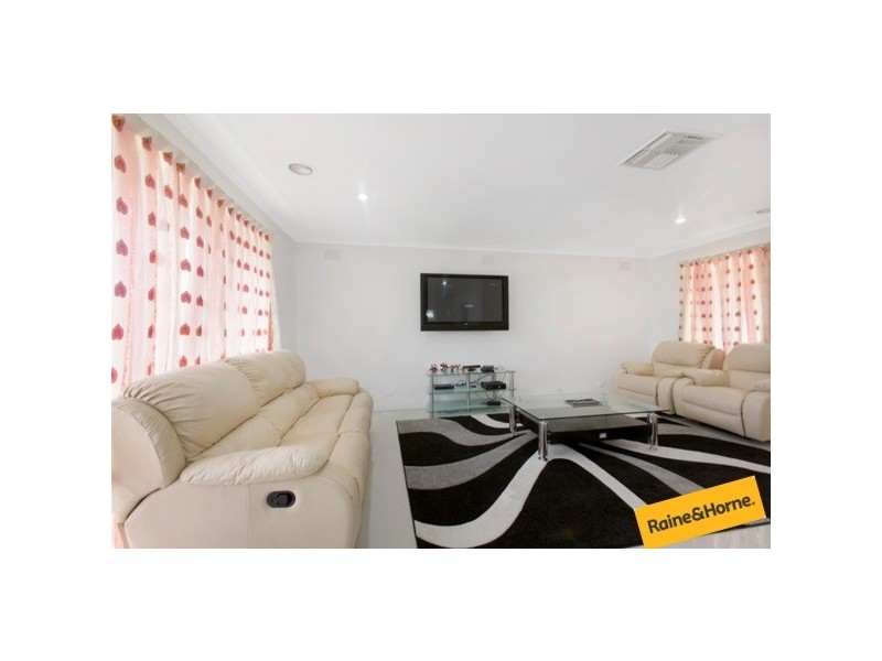 33 Greenacre Court, Narre Warren VIC 3805