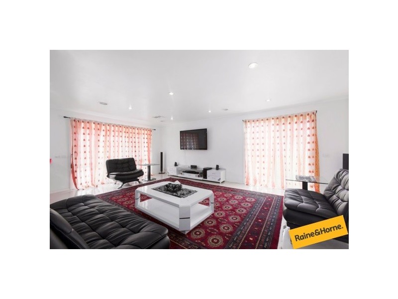 33 Greenacre Court, Narre Warren VIC 3805