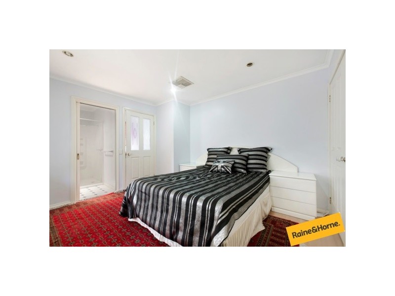 33 Greenacre Court, Narre Warren VIC 3805