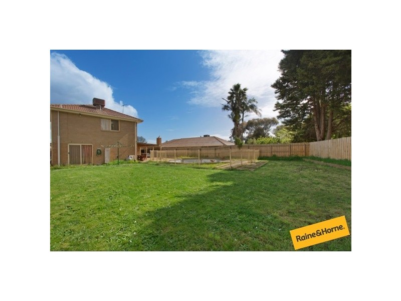 33 Greenacre Court, Narre Warren VIC 3805