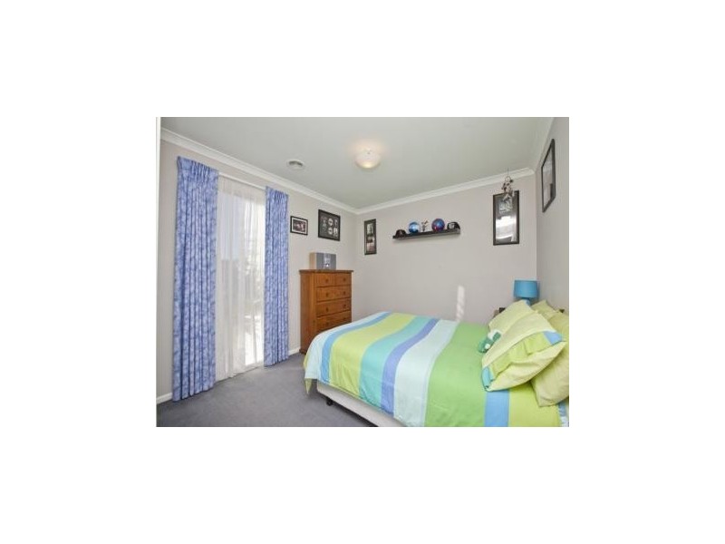 6 Dorset Court, Cranbourne North VIC 3977