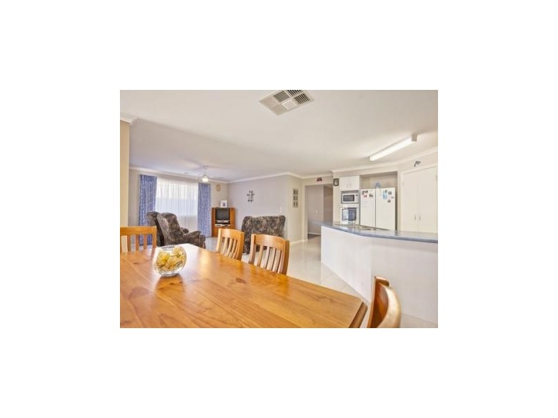 6 Dorset Court, Cranbourne North VIC 3977