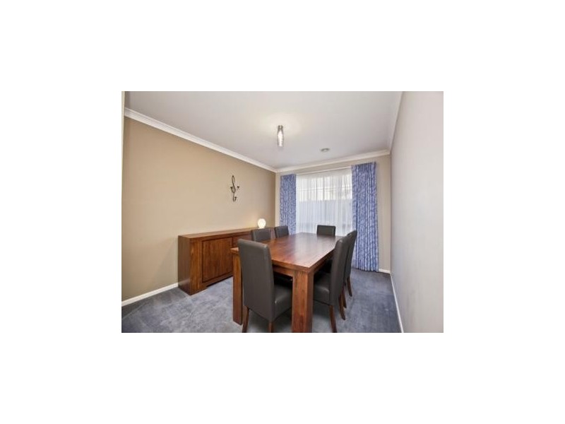 6 Dorset Court, Cranbourne North VIC 3977