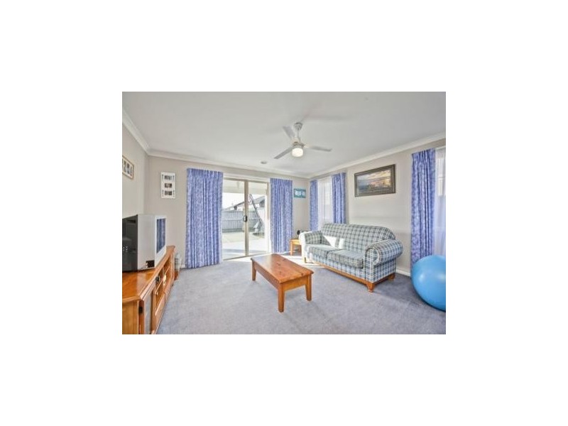 6 Dorset Court, Cranbourne North VIC 3977