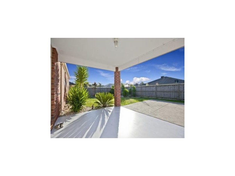 6 Dorset Court, Cranbourne North VIC 3977