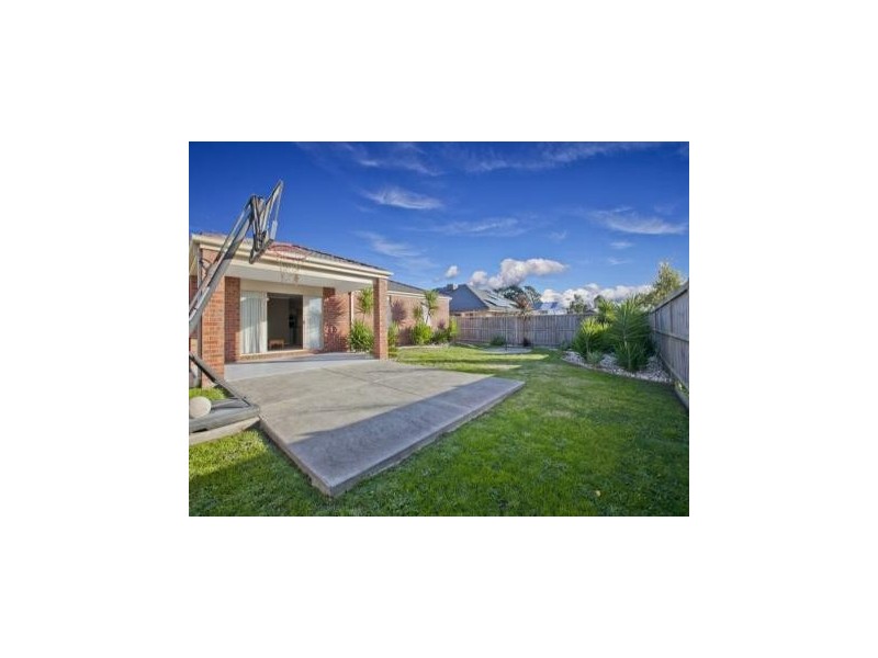 6 Dorset Court, Cranbourne North VIC 3977
