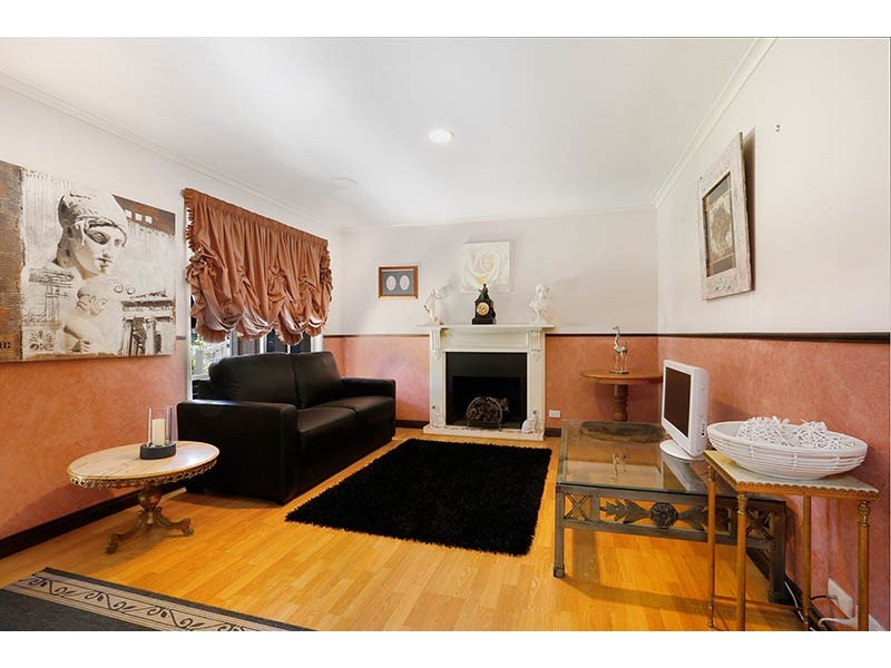 33 Lakeview Drive, Narre Warren South VIC 3805