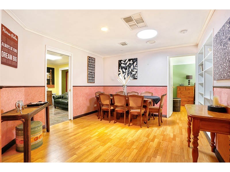 33 Lakeview Drive, Narre Warren South VIC 3805