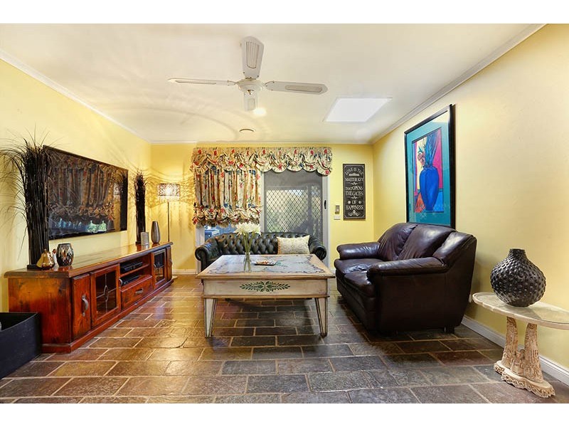 33 Lakeview Drive, Narre Warren South VIC 3805