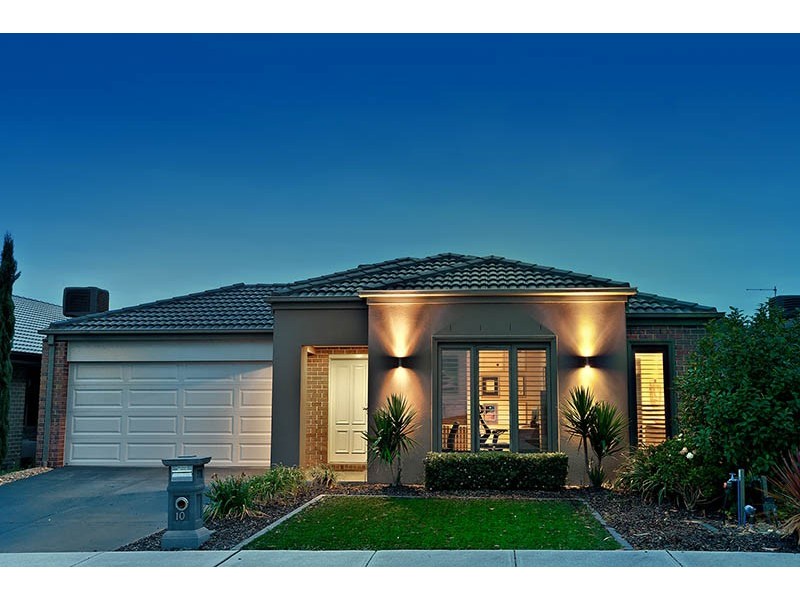 10 Ascent Drive, Cranbourne North VIC 3977