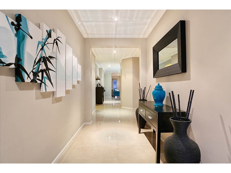 10 Ascent Drive, Cranbourne North VIC 3977