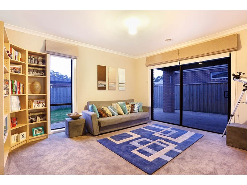 10 Ascent Drive, Cranbourne North VIC 3977