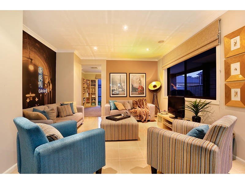 10 Ascent Drive, Cranbourne North VIC 3977