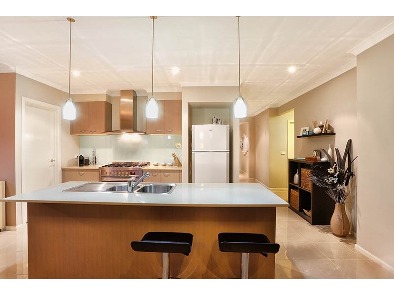 10 Ascent Drive, Cranbourne North VIC 3977