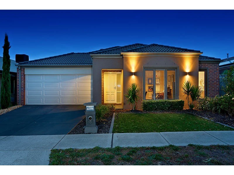 10 Ascent Drive, Cranbourne North VIC 3977
