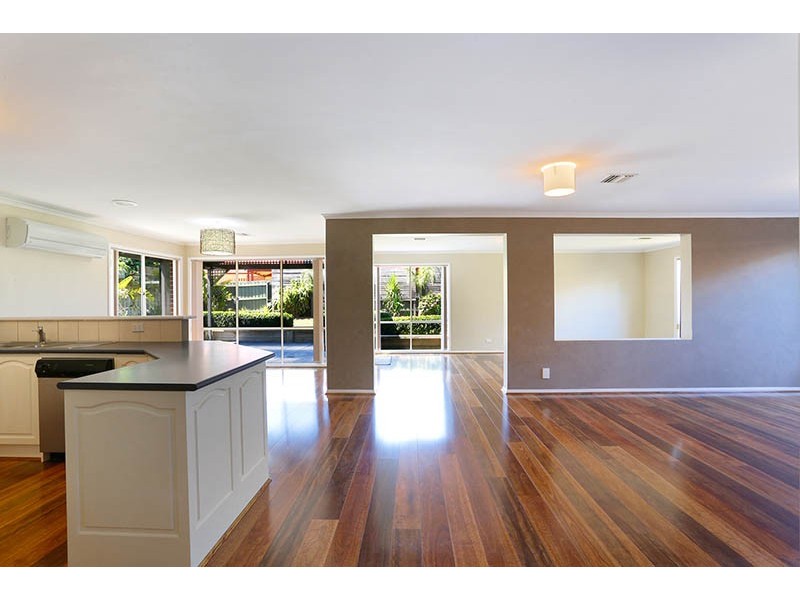 75 Robinswood Parade, Narre Warren South VIC 3805