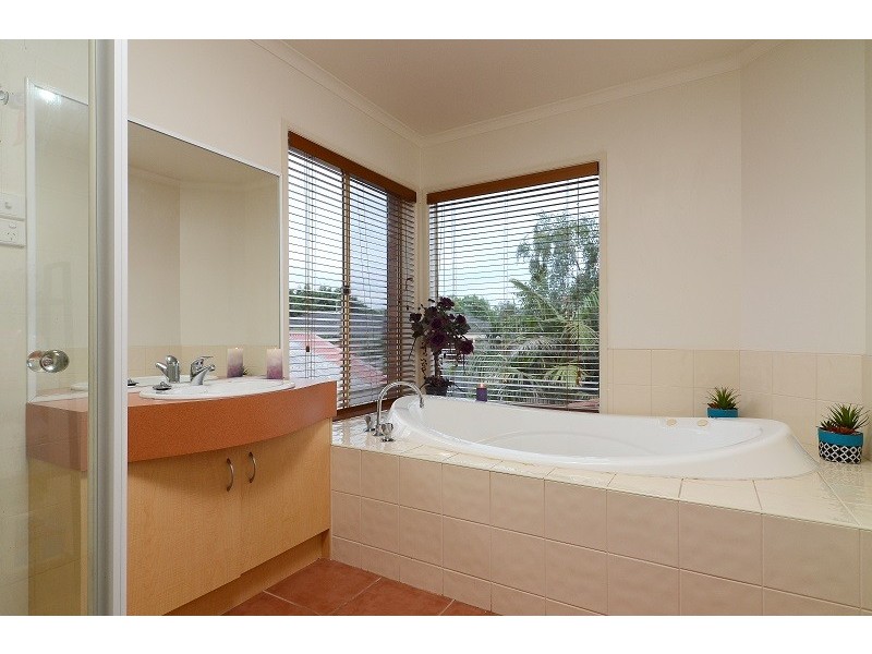 10 Castleridge Court, Narre Warren South VIC 3805