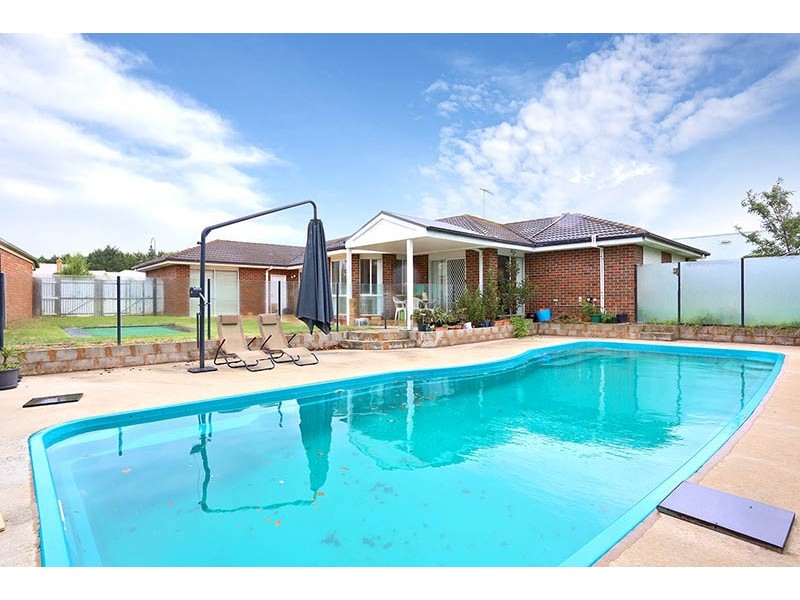 5 The Boulevard, Narre Warren South VIC 3805