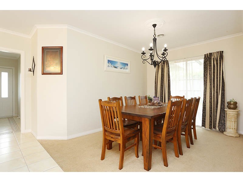 5 The Boulevard, Narre Warren South VIC 3805