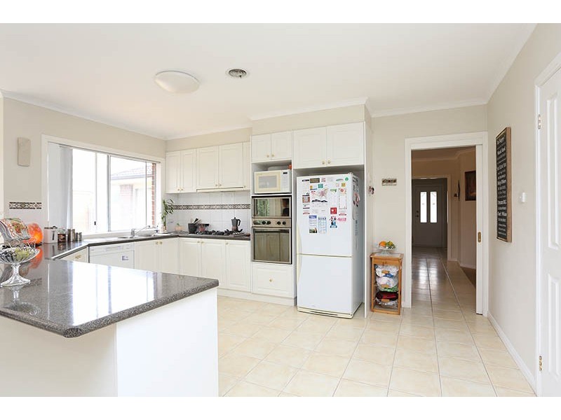 5 The Boulevard, Narre Warren South VIC 3805