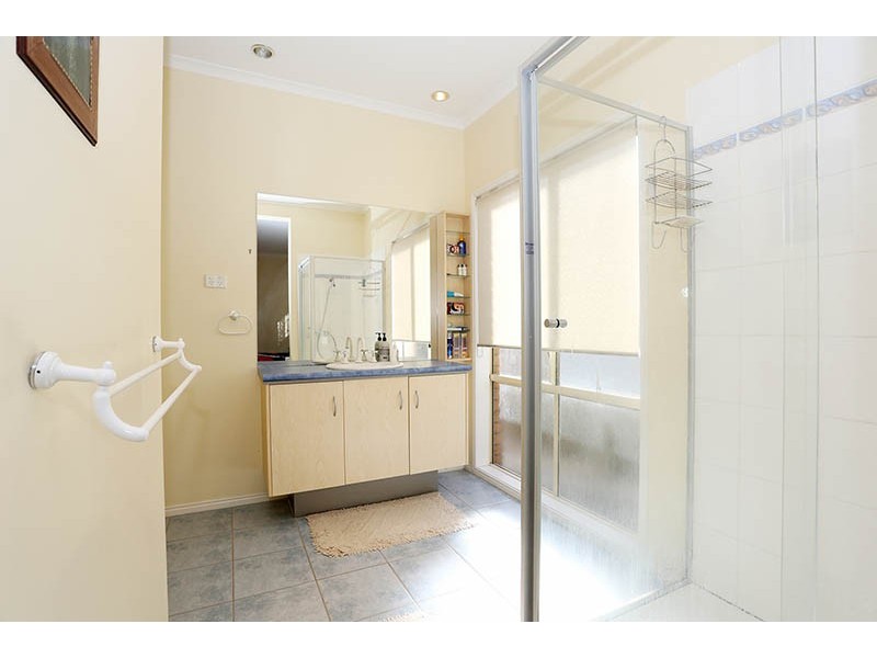 20 McCartney Drive, Narre Warren South VIC 3805