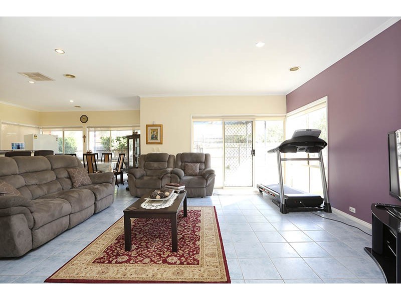 20 McCartney Drive, Narre Warren South VIC 3805