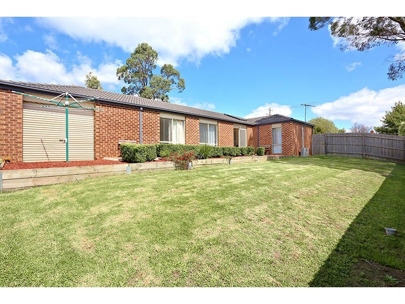 1 Vivian Court, Drouin VIC 3818