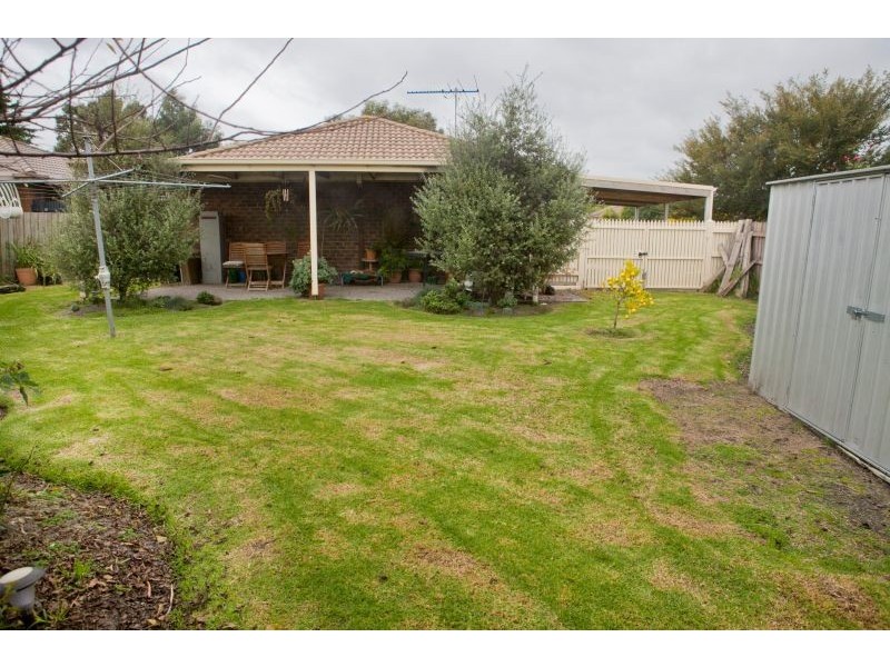 5 Glenleigh Court, Cranbourne North VIC 3977