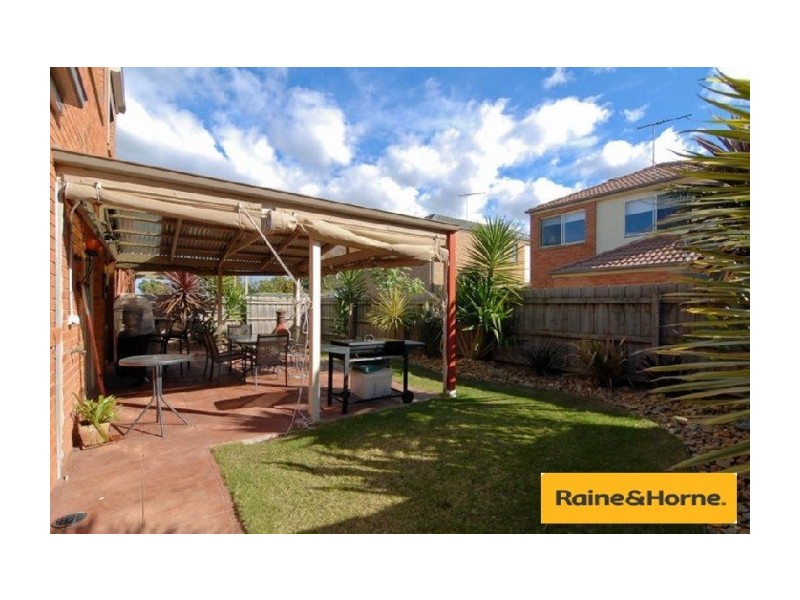 32 Amhurst Drive, Narre Warren South VIC 3805