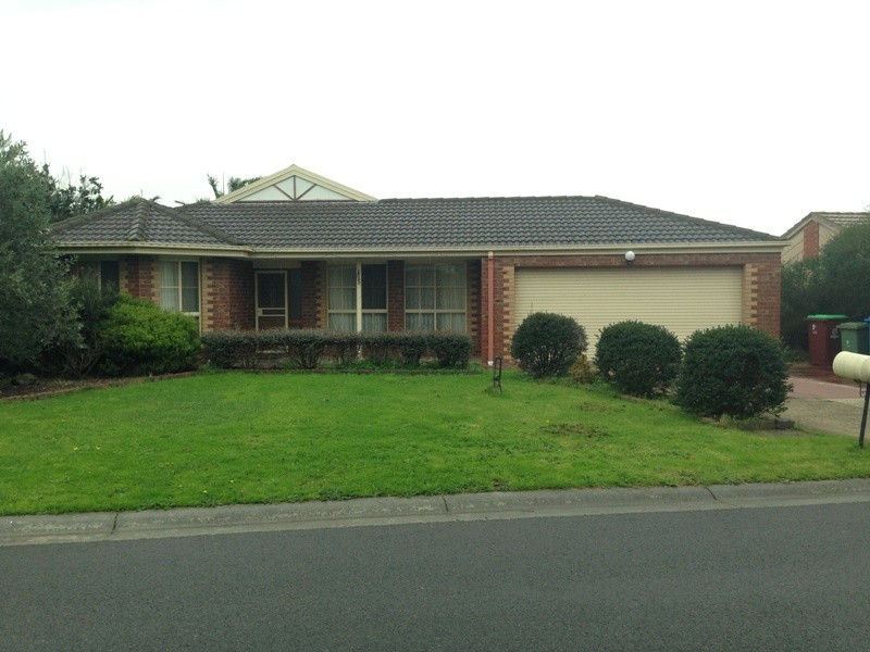 3 Lindenow Court, Cranbourne North VIC 3977