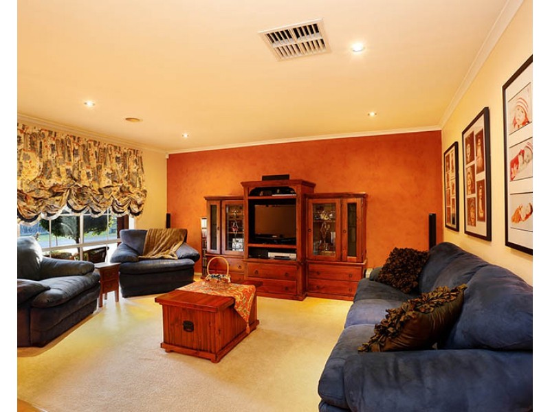 2 Lennon court, Narre Warren South VIC 3805