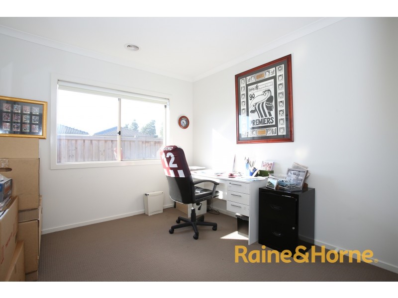 134 Mountainview Blvd, Cranbourne North VIC 3977