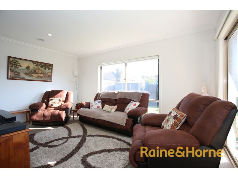 134 Mountainview Blvd, Cranbourne North VIC 3977