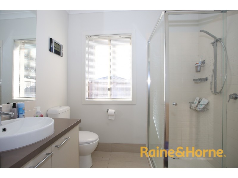 134 Mountainview Blvd, Cranbourne North VIC 3977