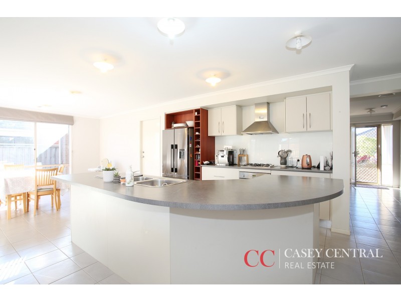 68 Beethoven Drive, Narre Warren South VIC 3805