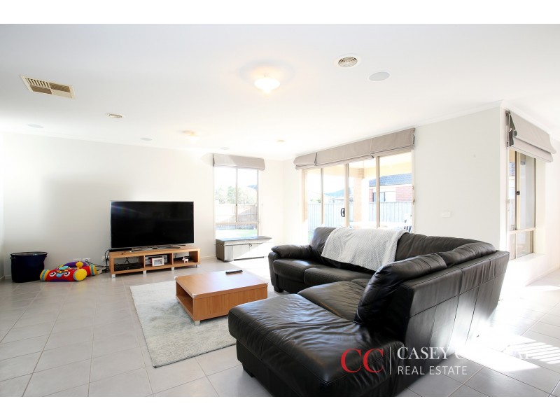 68 Beethoven Drive, Narre Warren South VIC 3805