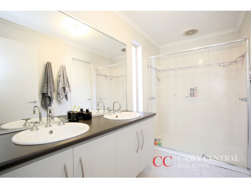 68 Beethoven Drive, Narre Warren South VIC 3805