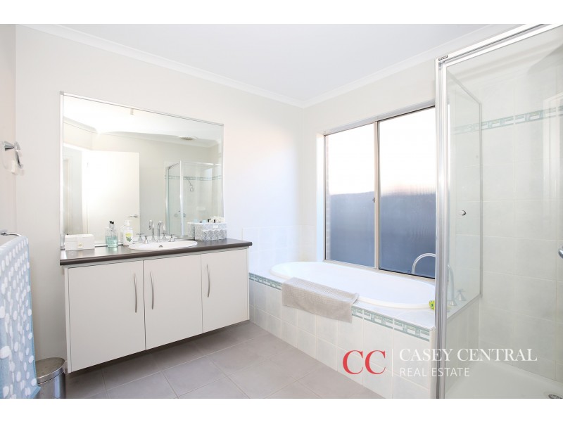 68 Beethoven Drive, Narre Warren South VIC 3805