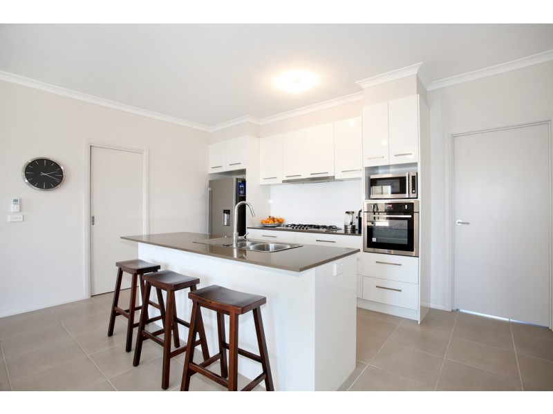 84 Jackson Drive, Drouin VIC 3818