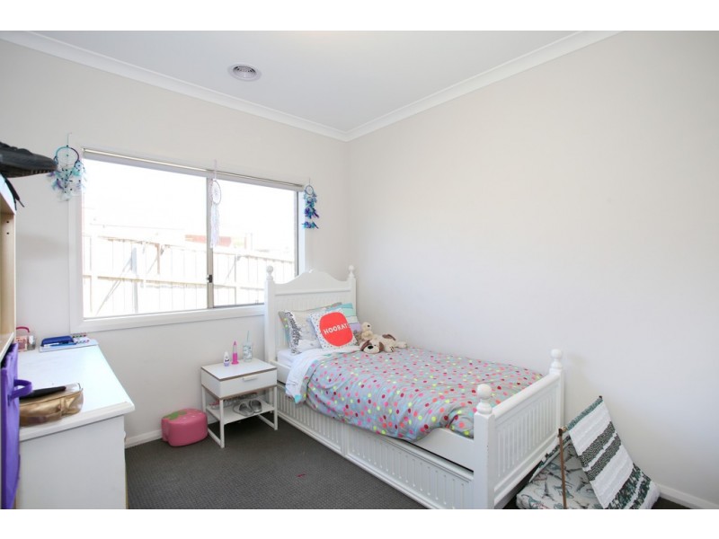 84 Jackson Drive, Drouin VIC 3818