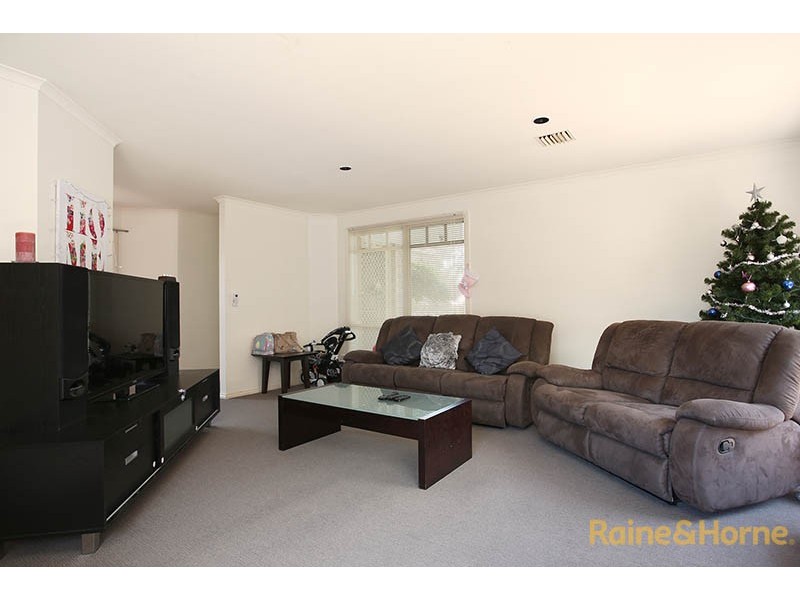 8 Gingham Place, Berwick VIC 3806