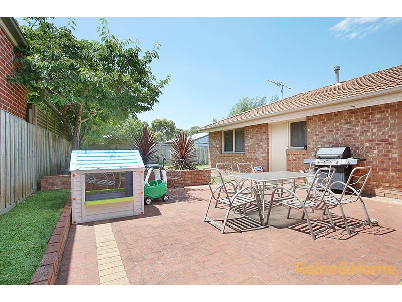 8 Gingham Place, Berwick VIC 3806