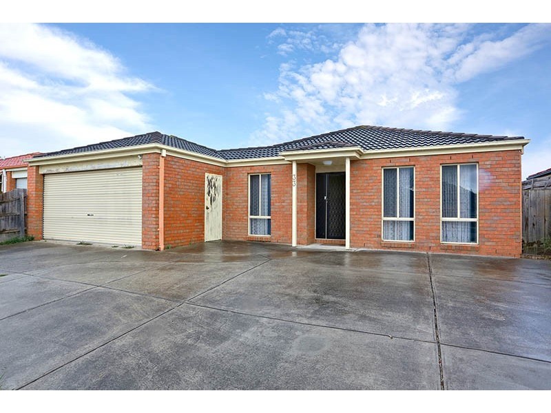33 Stephellen Way, Cranbourne West VIC 3977