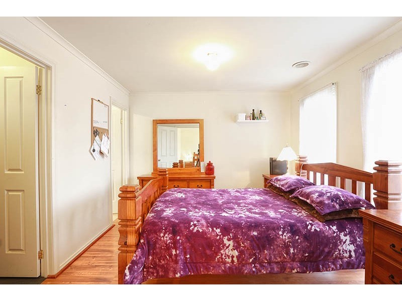 33 Stephellen Way, Cranbourne West VIC 3977