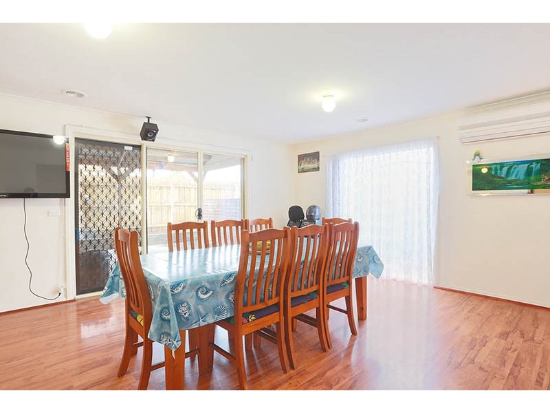 33 Stephellen Way, Cranbourne West VIC 3977